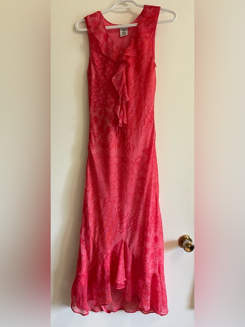 Sleeveless flowy pink dress